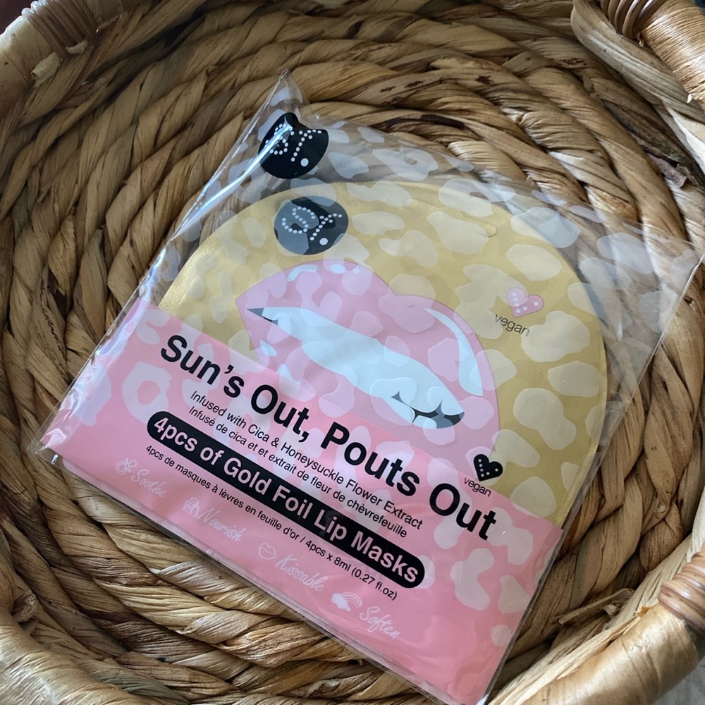 BRAND NEW UNOPENED sf. 4 lip masks